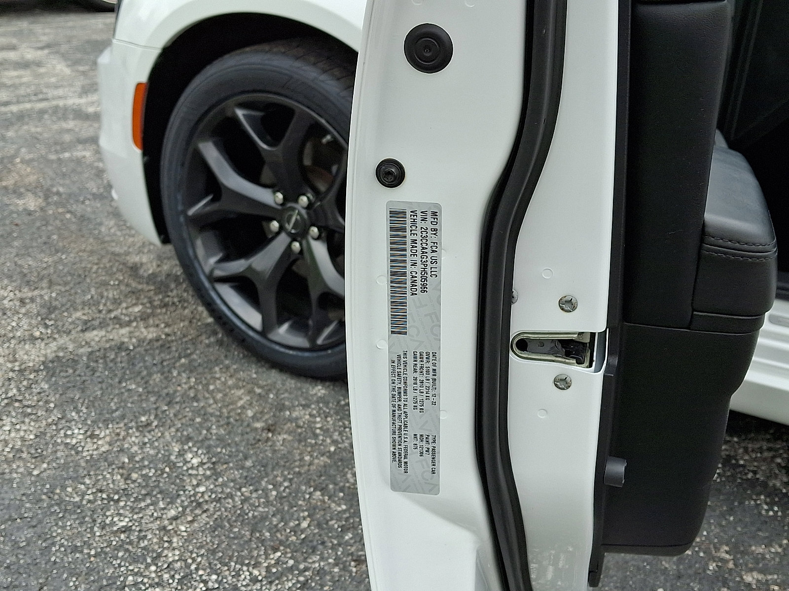 Used 2023 Chrysler 300 Touring w/ Sport Appearance Package image 29