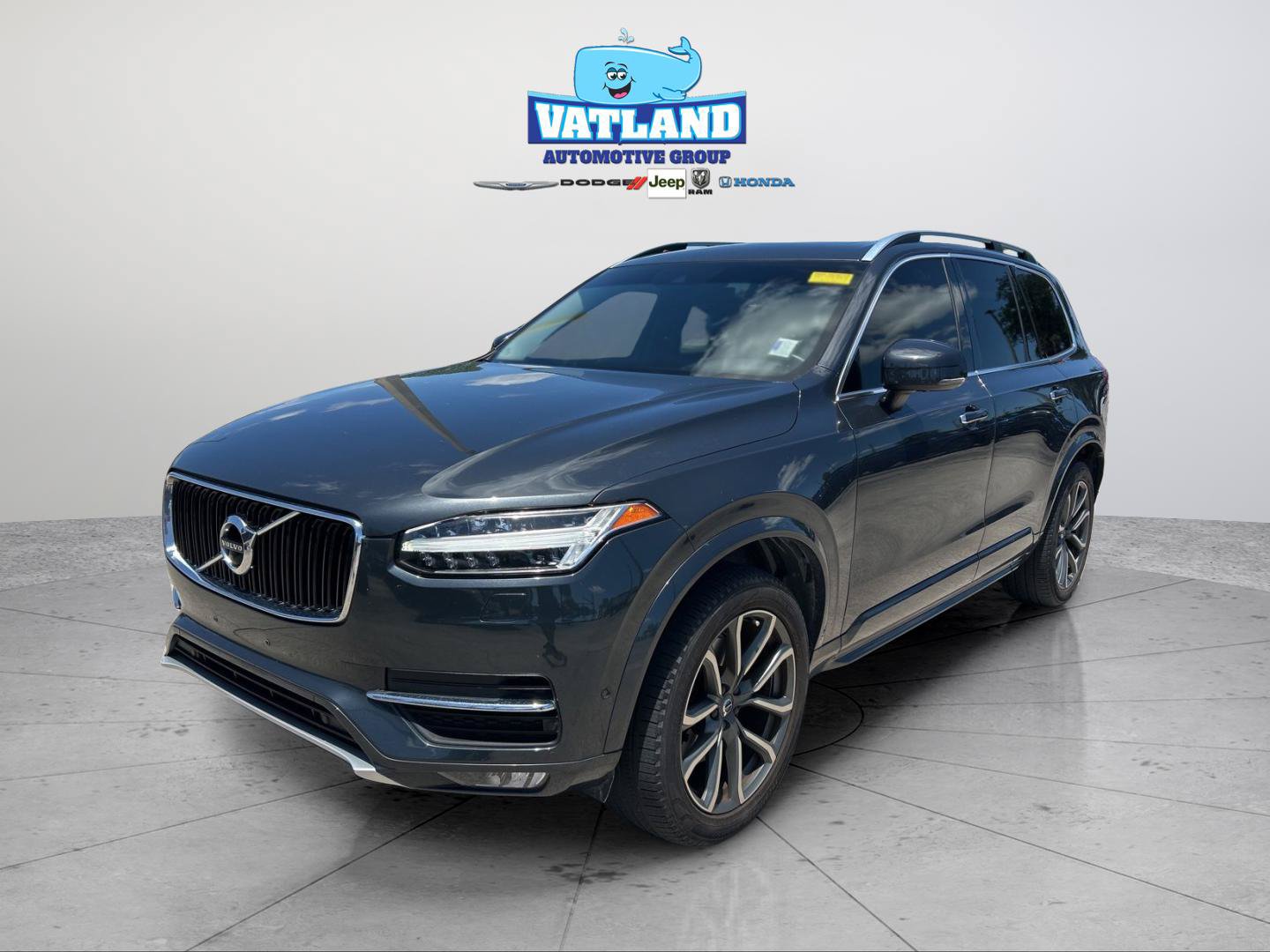 Used 2017 Volvo XC90 T6 Momentum w/ Vision Package AWD/4WD image 1