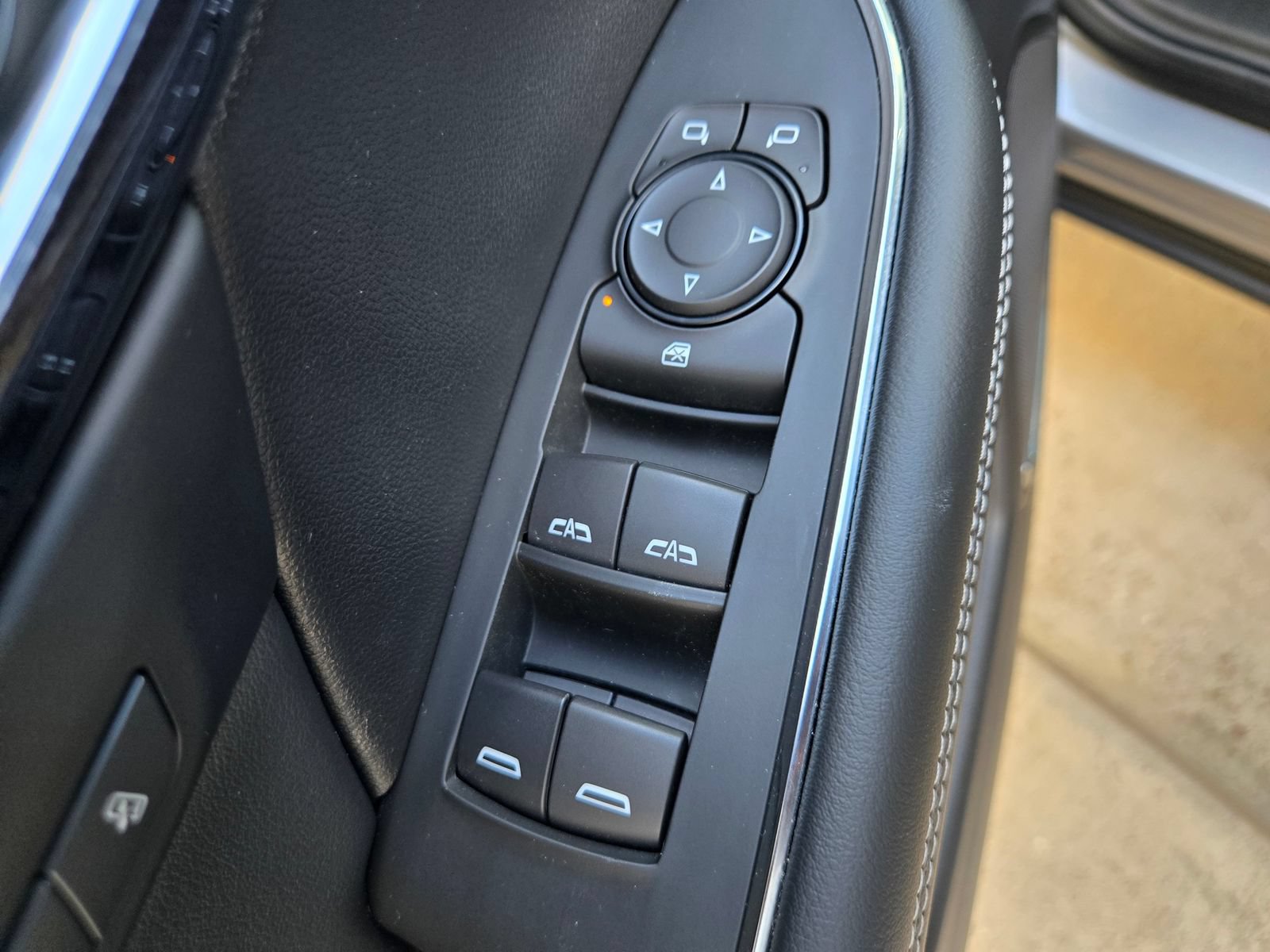 Used 2022 Buick Envision Essence w/ Technology Package II FWD image 30