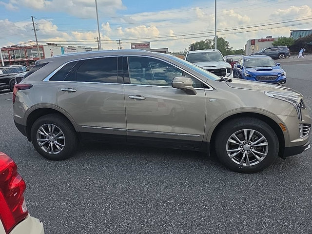 Certified 2022 Cadillac XT5 Premium Luxury AWD/4WD image 6