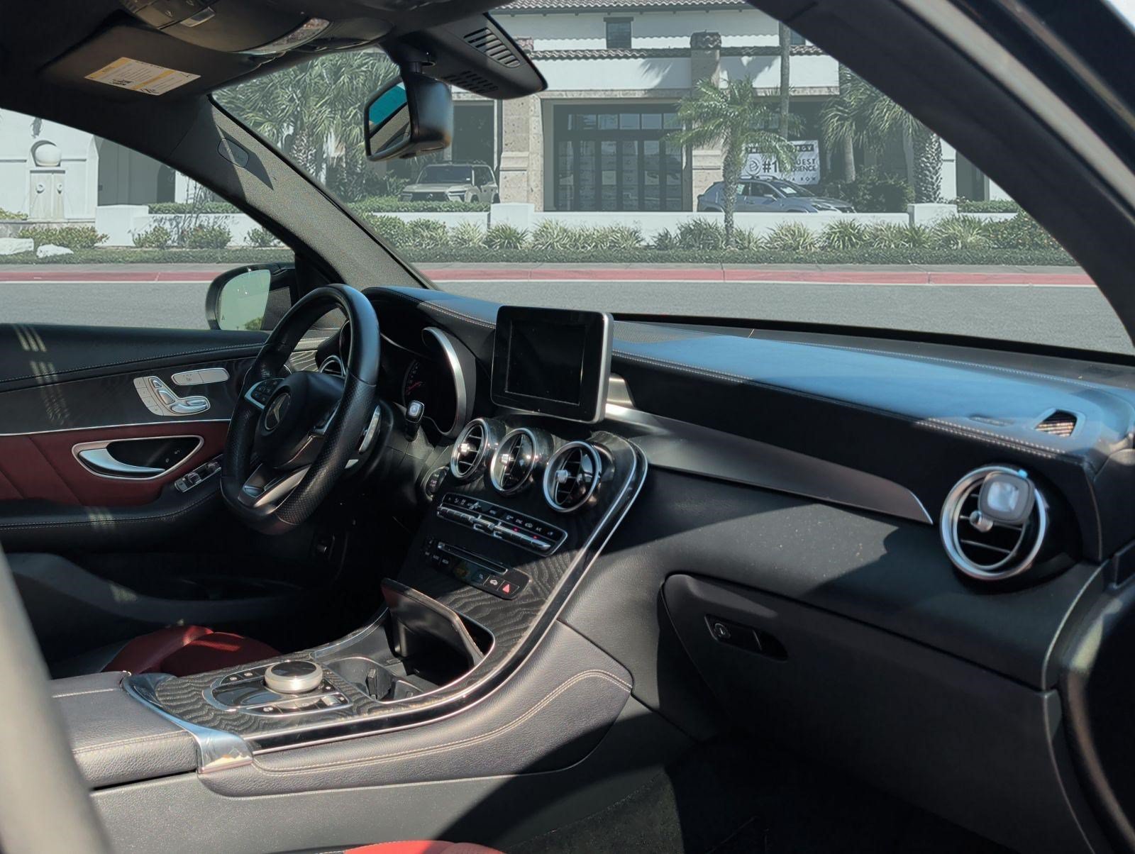 Used 2018 Mercedes-Benz GLC 300 4MATIC Coupe image 28