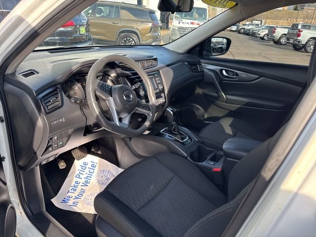 Used 2017 Nissan Rogue SV image 6