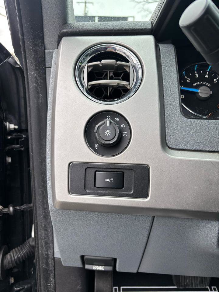 Used 2014 Ford F150 Lariat w/ Equipment Group 502A Luxury image 8