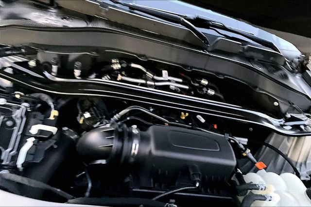 Used 2022 Ford Explorer XLT image 35