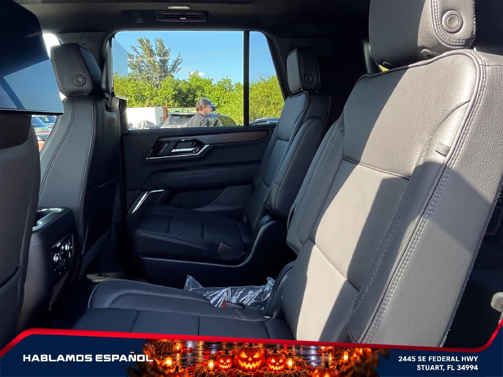 New 2026 GMC Yukon Denali w/ Denali Reserve Package AWD/4WD image 12