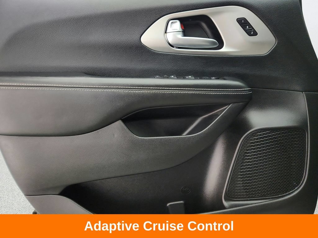 Used 2020 Chrysler Pacifica Touring-L w/ Advanced Safetytec Group AWD/4WD image 23