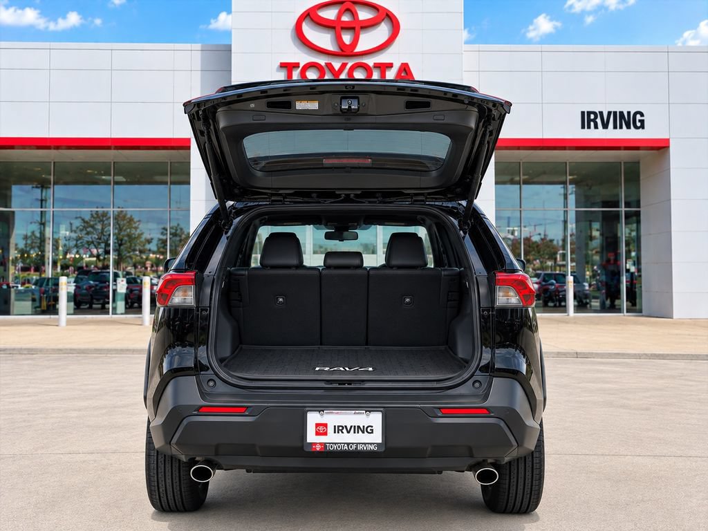 Used 2024 Toyota RAV4 XSE AWD/4WD image 17