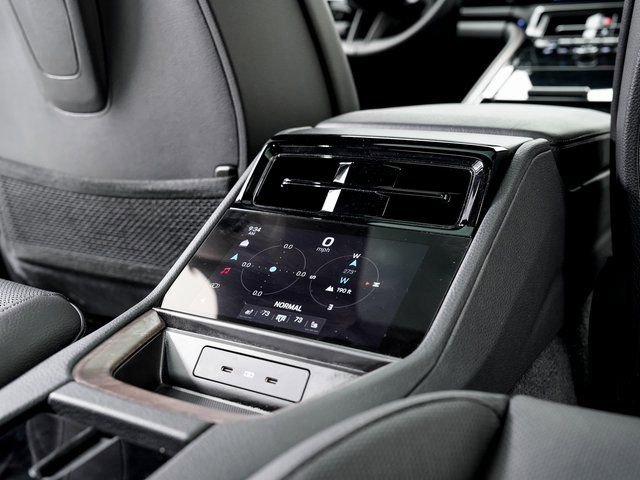 Certified 2025 Porsche Panamera 4 image 25