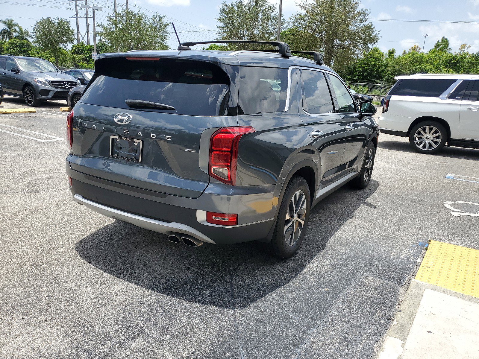 Used 2021 Hyundai Palisade SEL w/ Cargo Package image 7