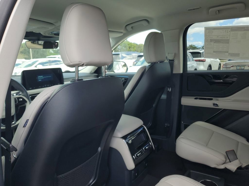 New 2026 Lincoln Aviator 2WD image 10