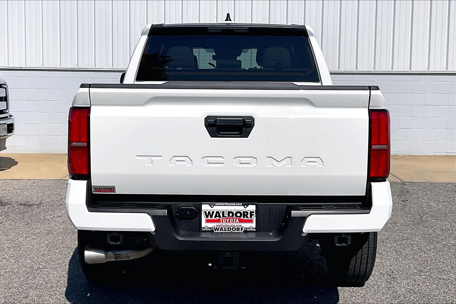 Used 2025 Toyota Tacoma SR5 RWD image 5