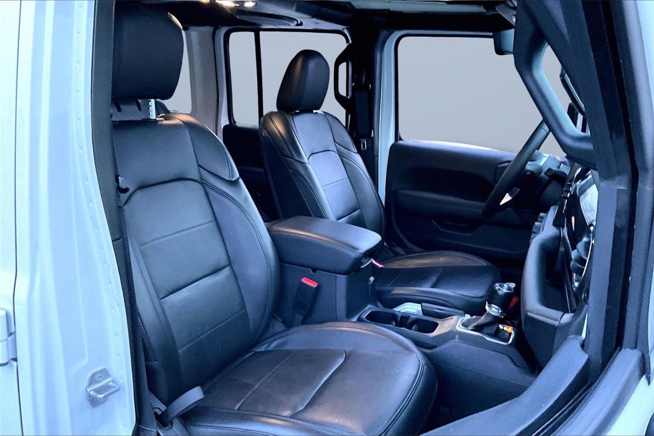 Certified 2022 Jeep Wrangler Unlimited Sahara image 22