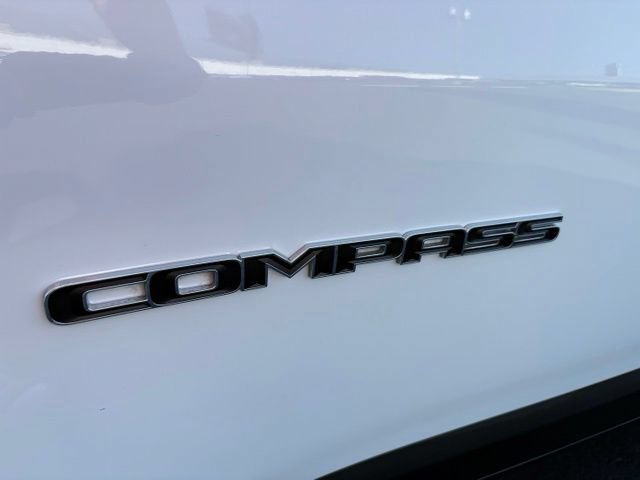 Used 2024 Jeep Compass Latitude AWD/4WD image 16