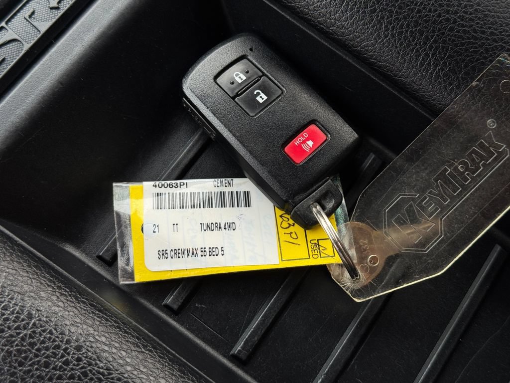 Used 2021 Toyota Tundra SR5 AWD/4WD image 33