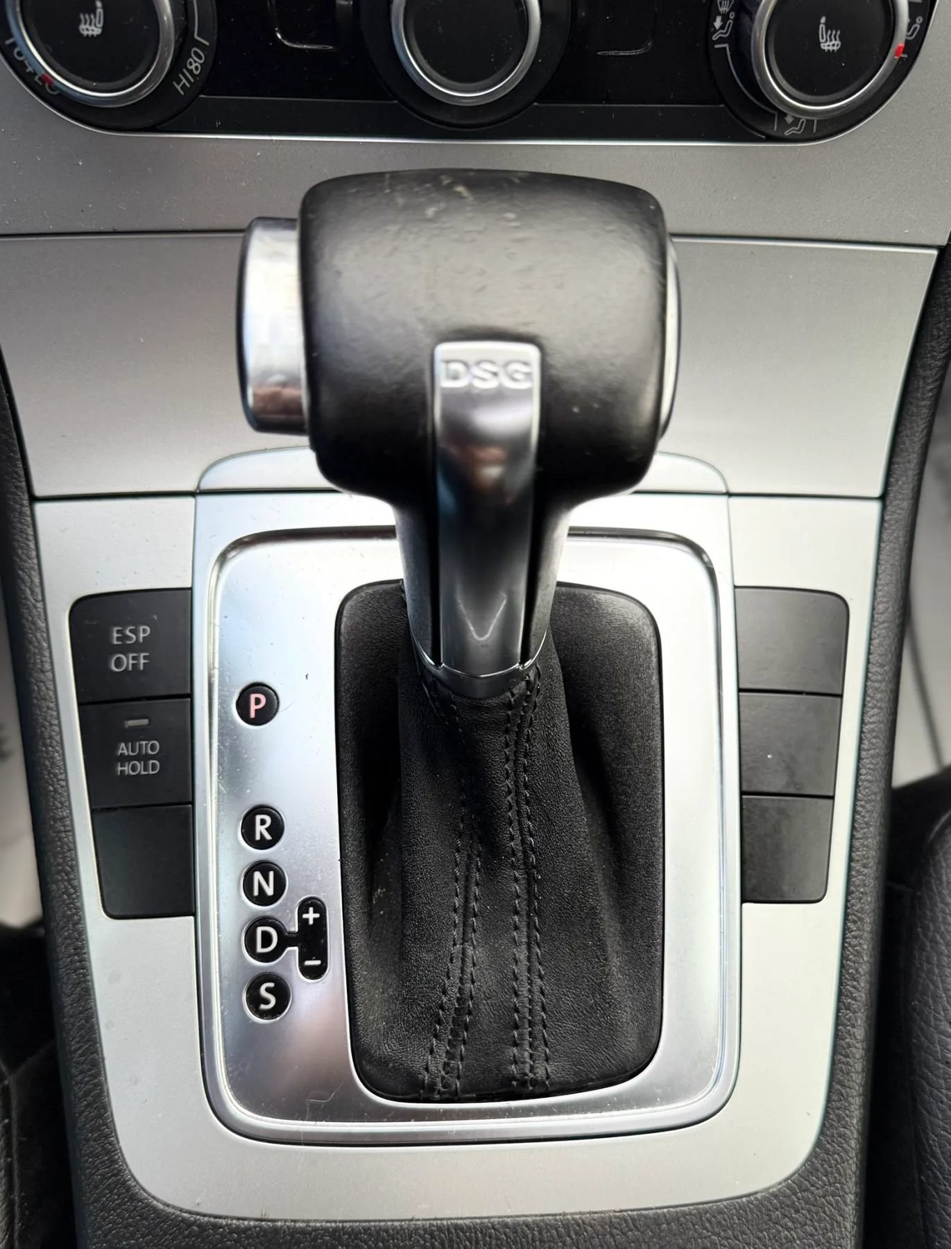Used 2010 Volkswagen Passat Komfort FWD image 19