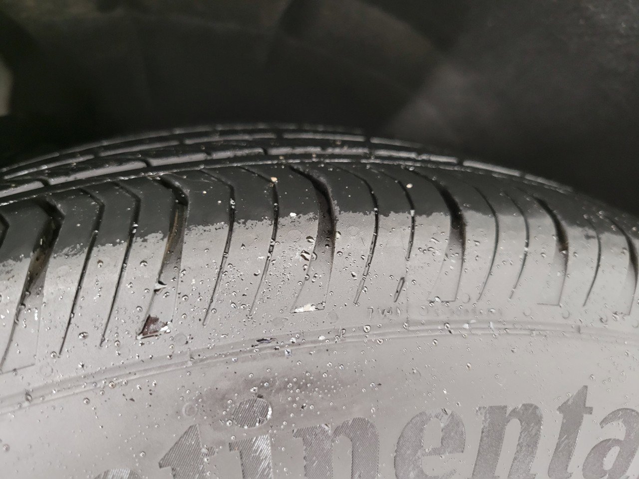 Used 2023 Buick Envision Essence AWD/4WD image 4