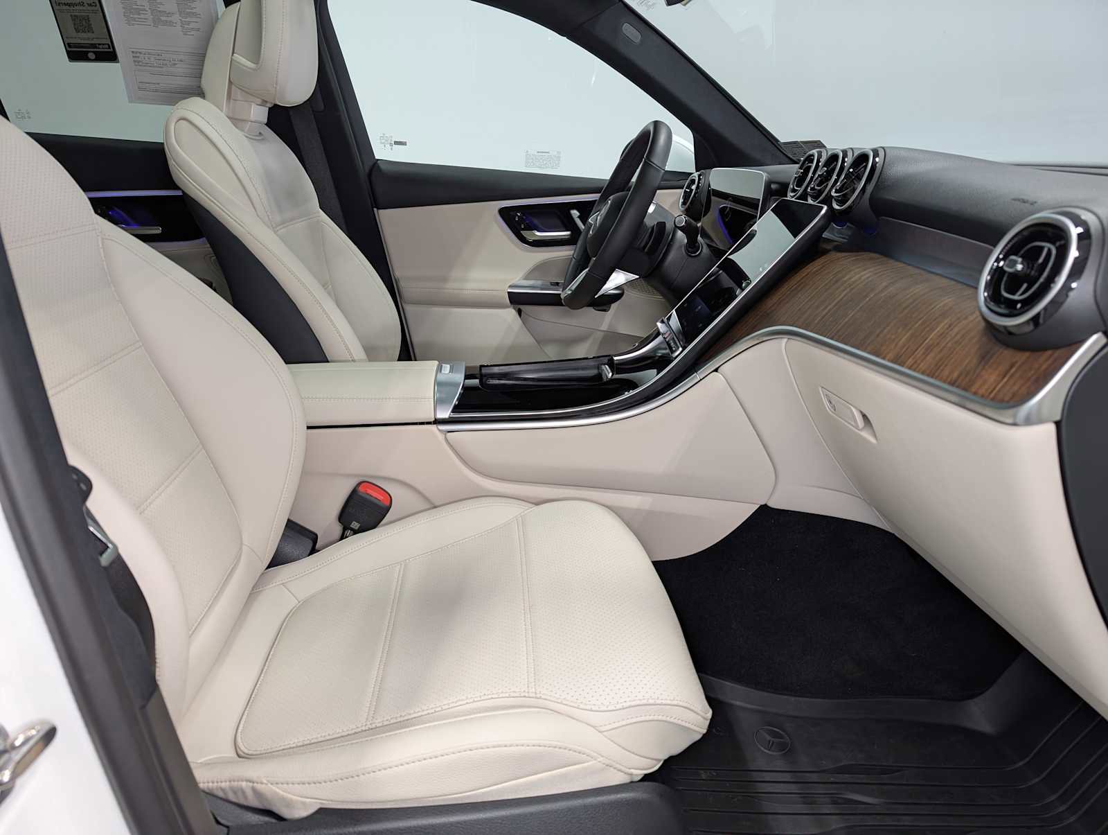 Certified 2026 Mercedes-Benz GLC 300 4MATIC image 38