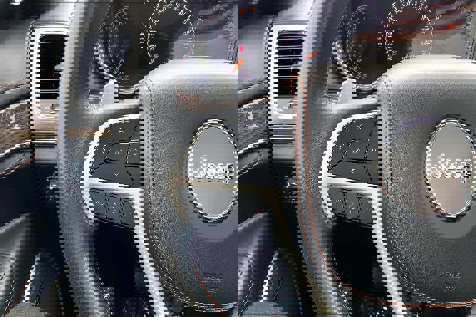 Used 2020 Jeep Grand Cherokee Summit image 23