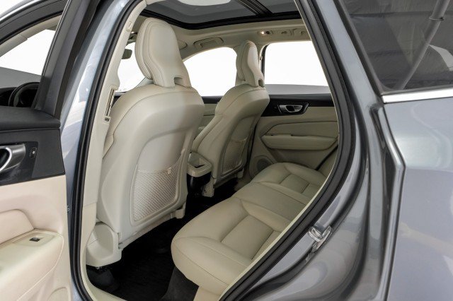 Used 2021 Volvo XC60 T5 Momentum w/ Protection Package Premier FWD image 40