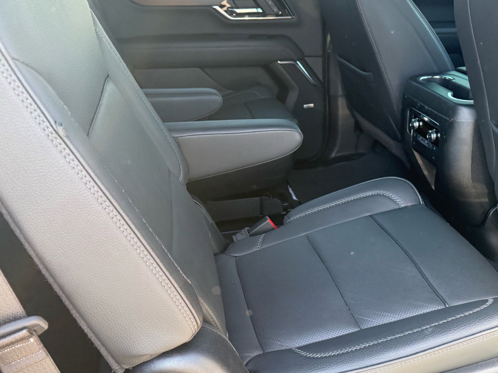 Used 2025 GMC Yukon Denali image 13