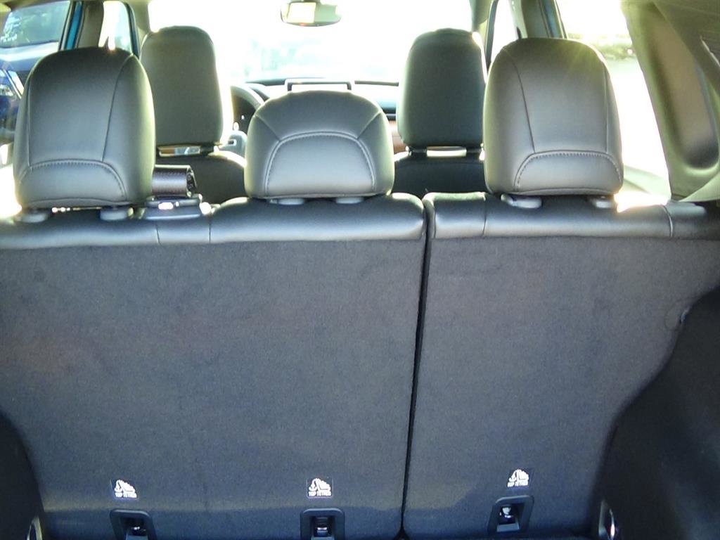 Used 2025 Jeep Compass Limited w/ Elite Group image 12