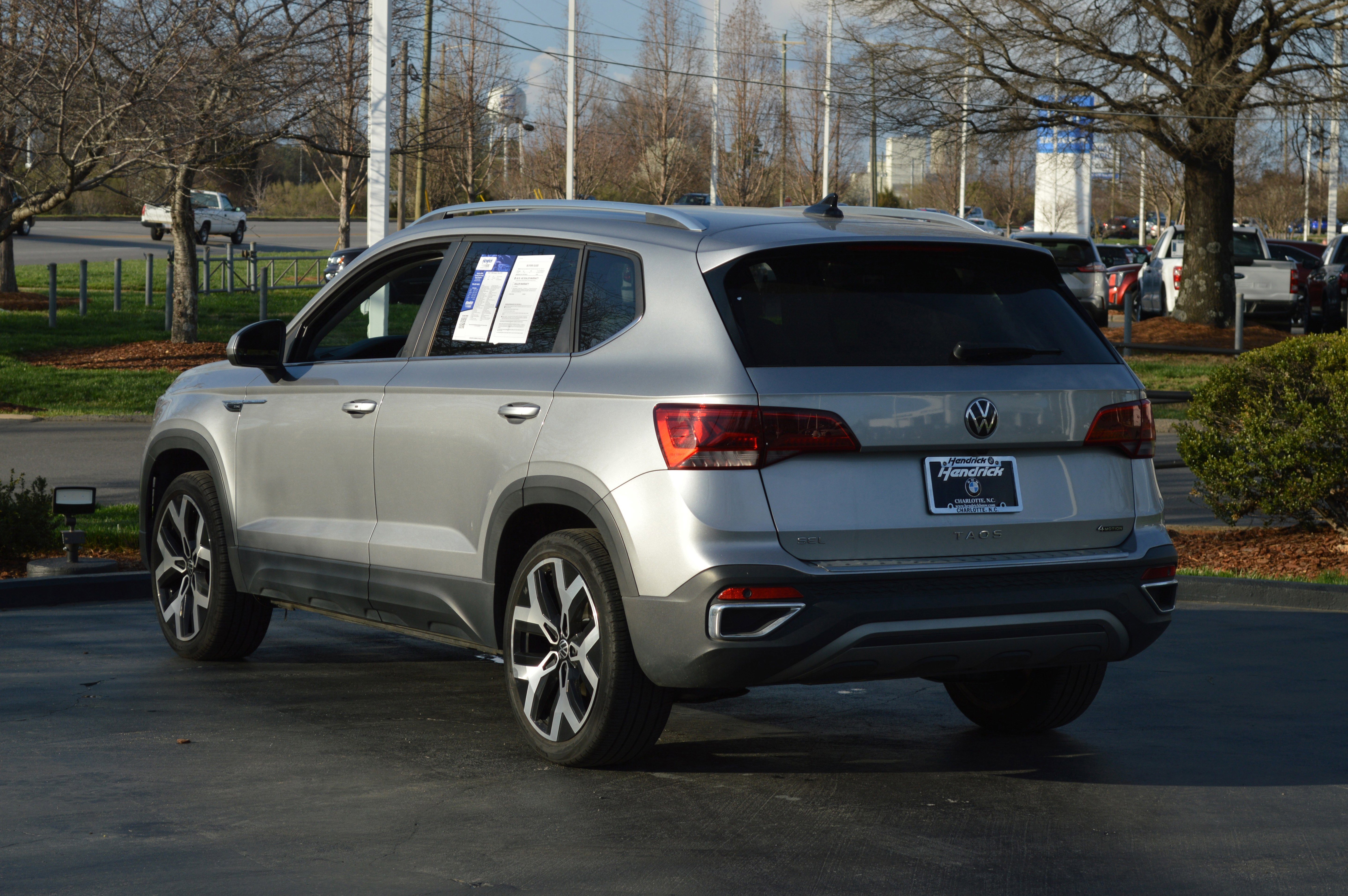 Used 2022 Volkswagen Taos SEL image 45