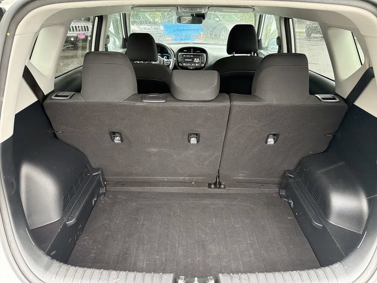 Used 2024 Kia Soul LX w/ Option Group 015 FWD image 21