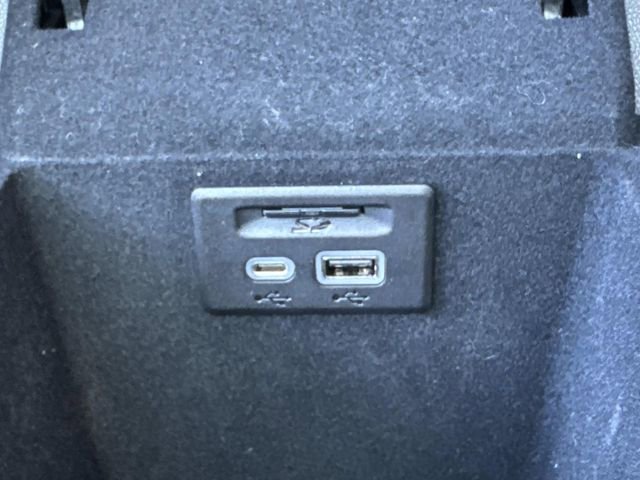 Used 2023 Cadillac XT6 Sport w/ LPO, ONYX Package image 23