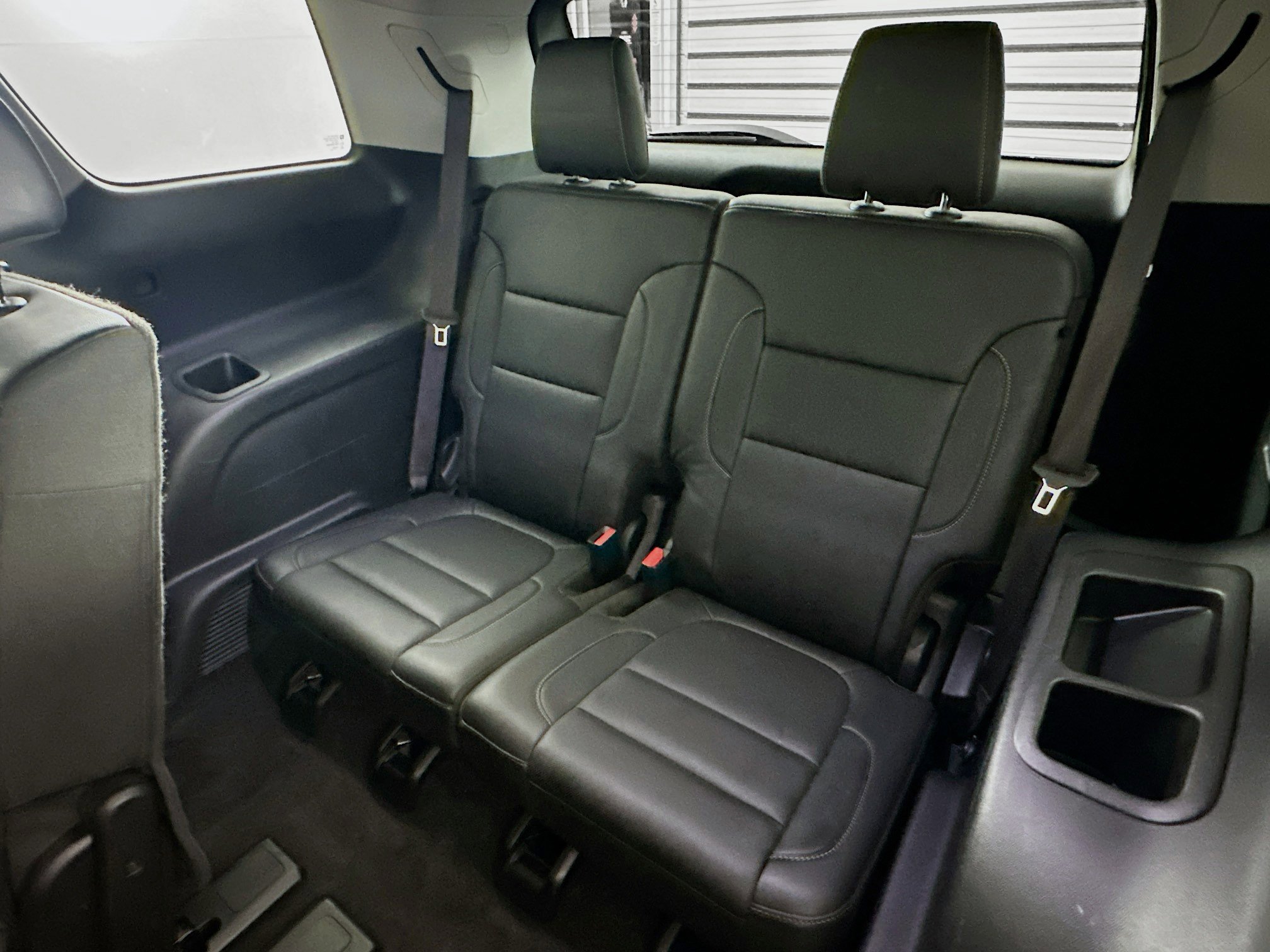 Used 2023 GMC Acadia SLT image 30