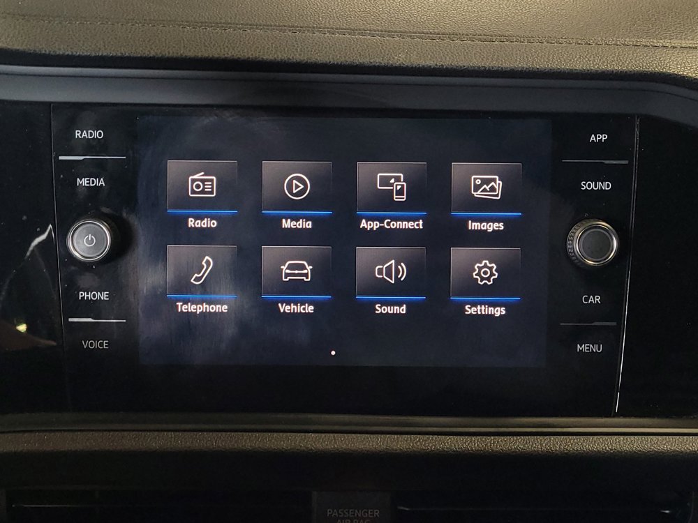Used 2019 Volkswagen Jetta SEL w/ Cold Weather Package FWD image 25