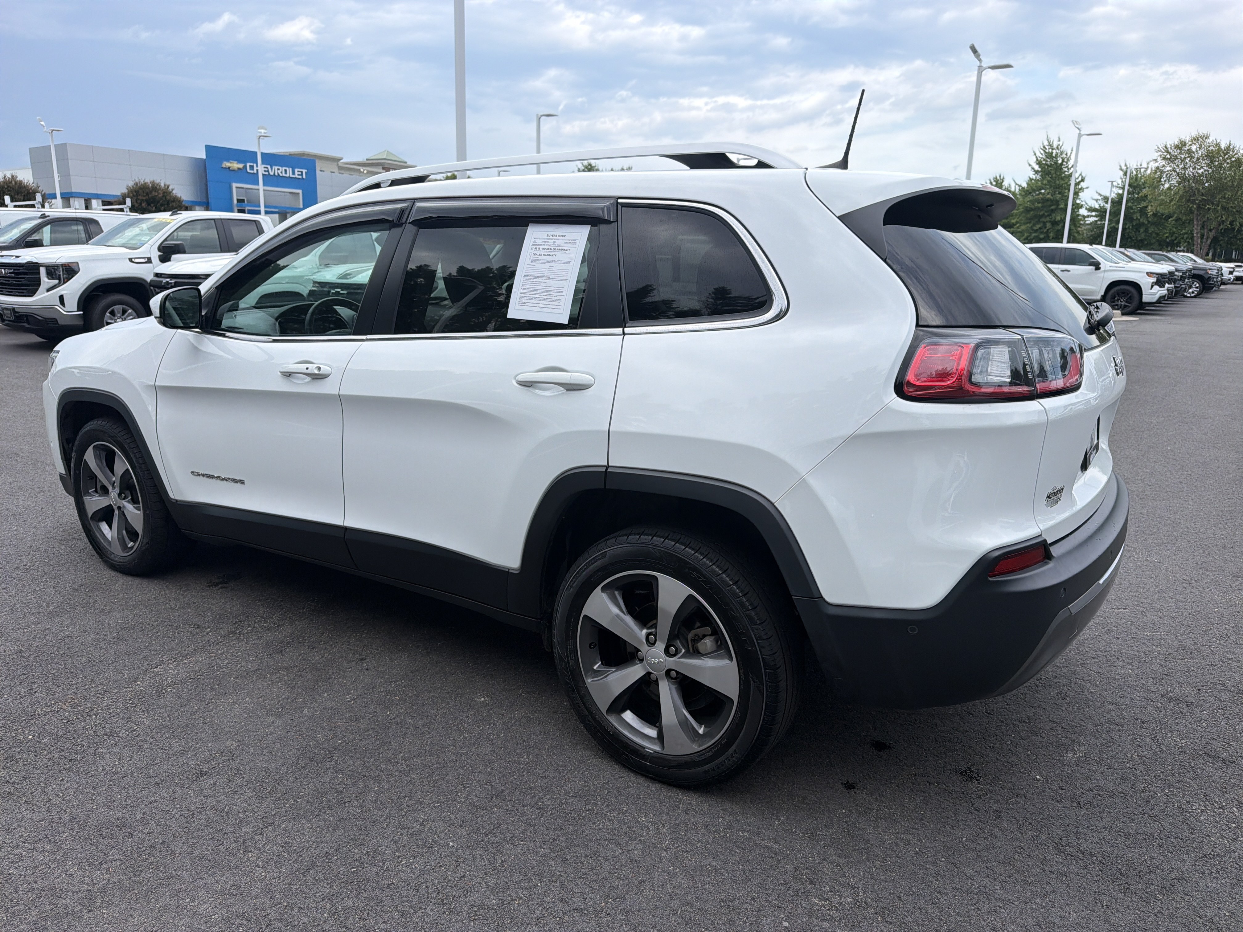Used 2020 Jeep Cherokee Limited w/ Technology Group FWD image 8