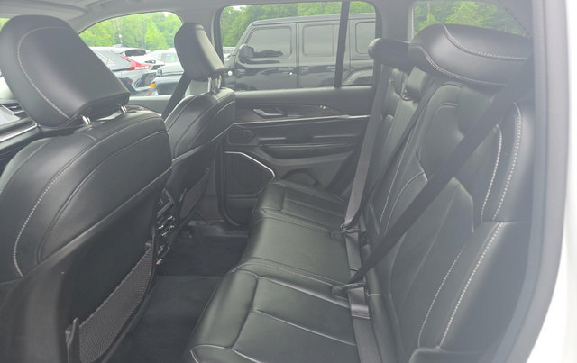 Used 2022 Jeep Grand Cherokee Limited 4xe AWD/4WD image 10