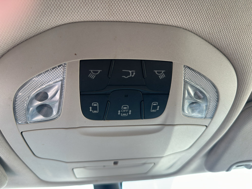 Used 2024 Chrysler Pacifica Touring-L FWD image 24