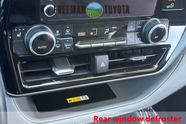 Used 2023 Toyota Highlander XLE AWD/4WD image 28