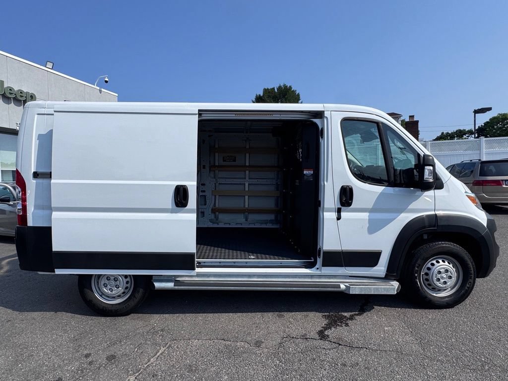 Used 2025 RAM ProMaster 2500 w/ U-Haul Equipment Group FWD image 9