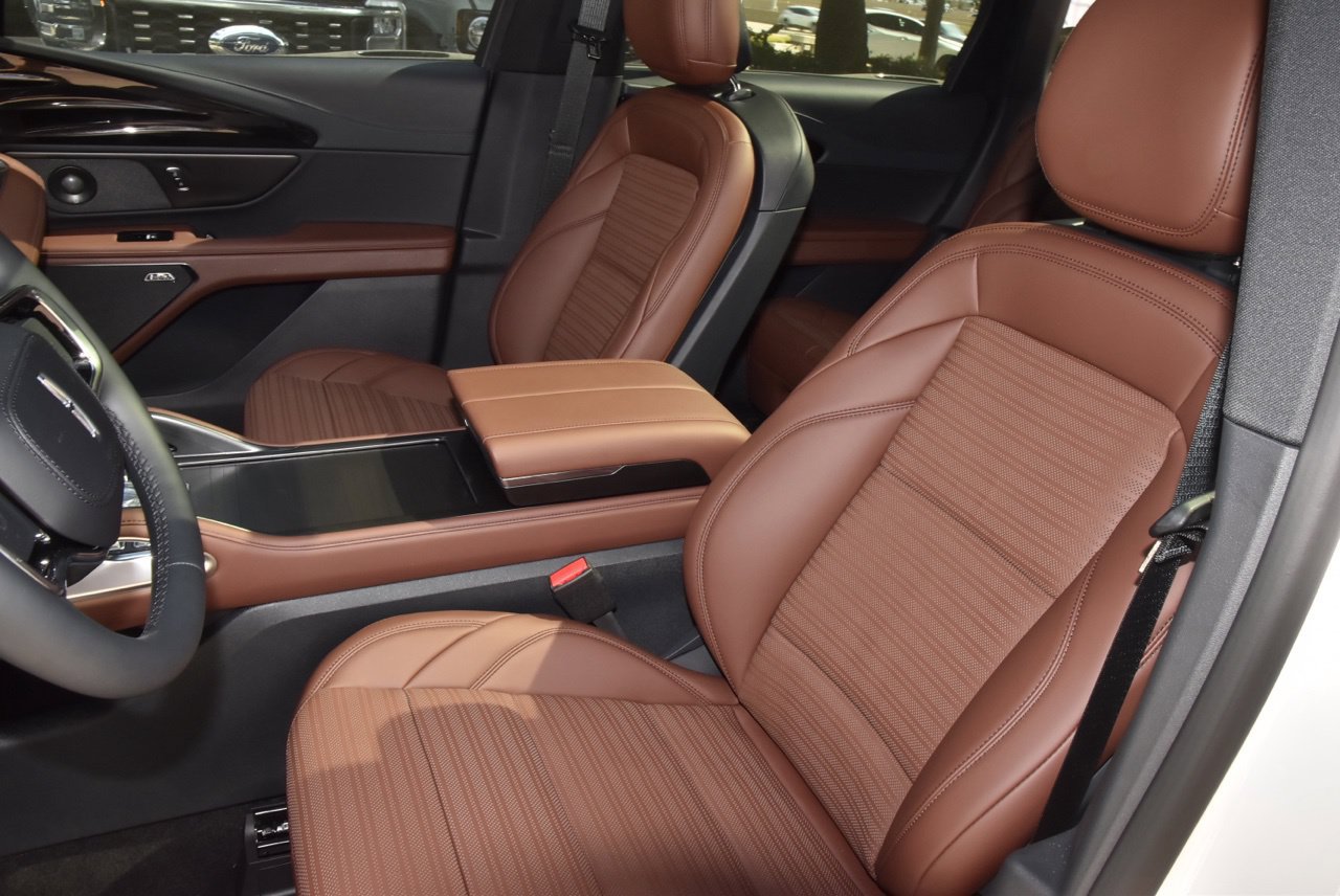 New 2026 Lincoln Nautilus Reserve AWD/4WD image 34