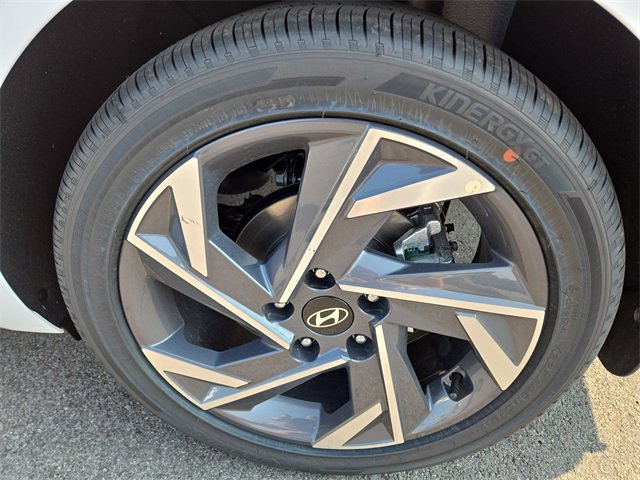 New 2025 Hyundai Elantra SEL image 31