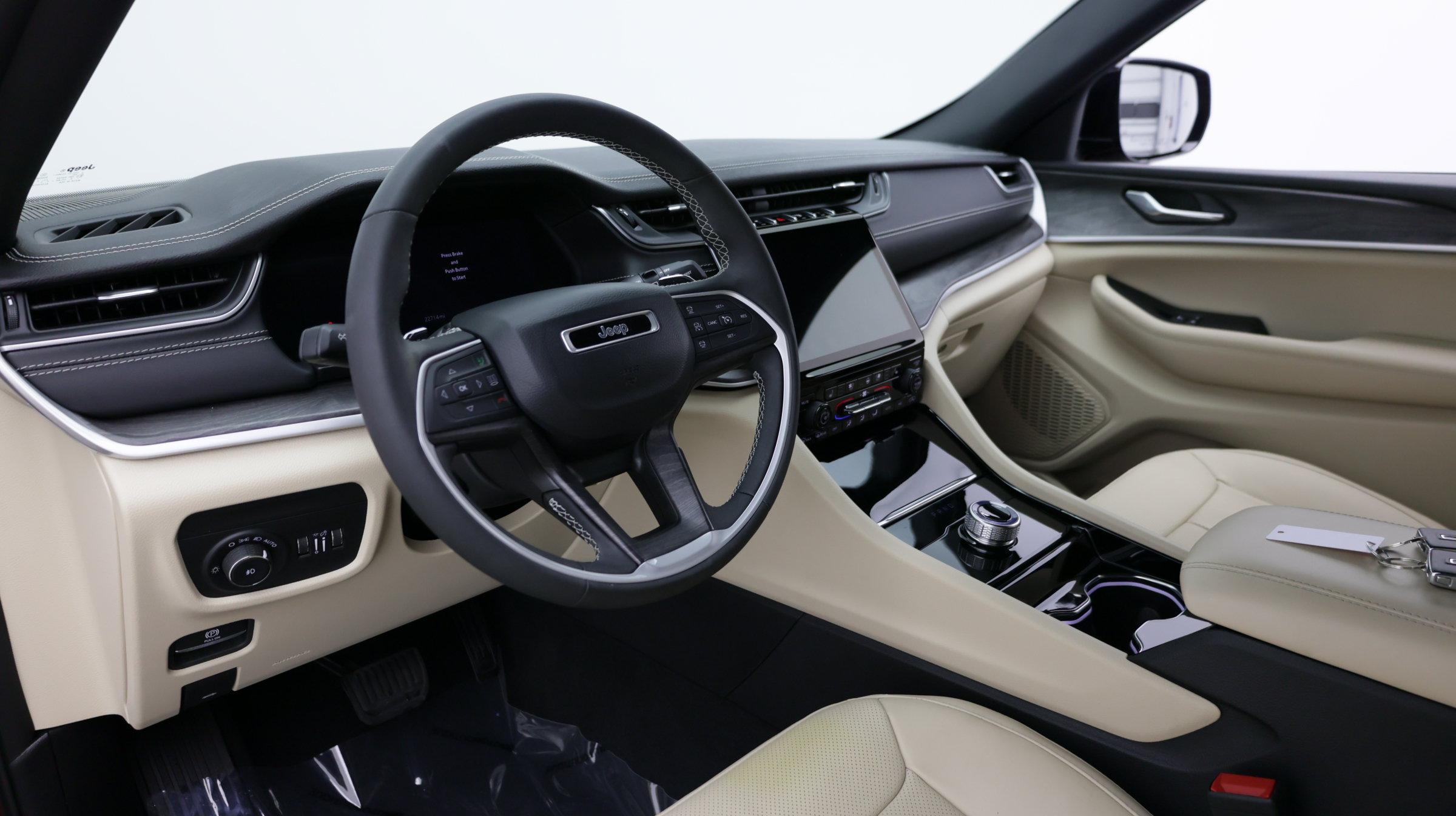 Used 2023 Jeep Grand Cherokee Limited w/ Luxury Tech Group II RWD image 12
