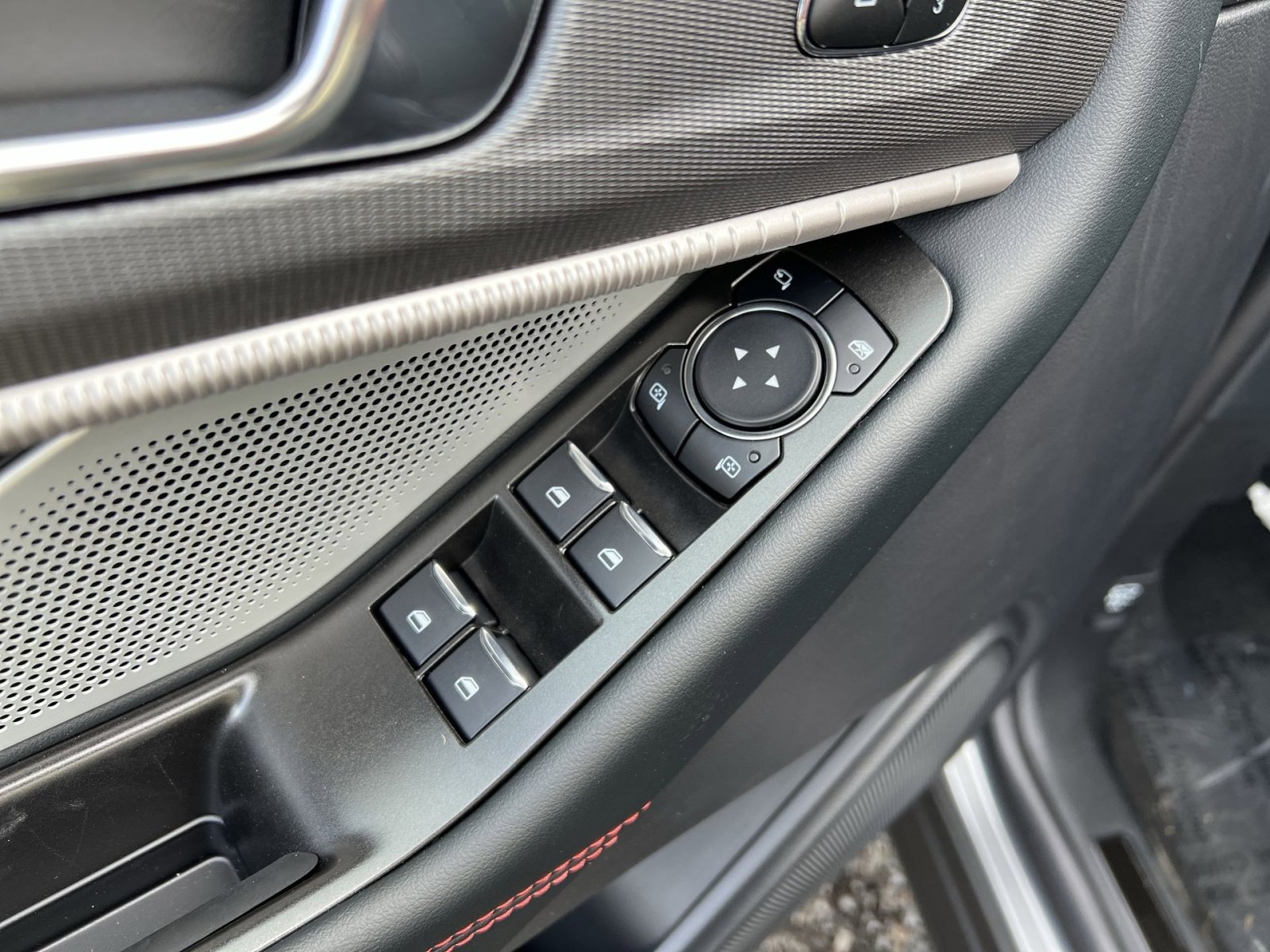 New 2025 Ford Explorer ST w/ Sun And Sound Package image 15