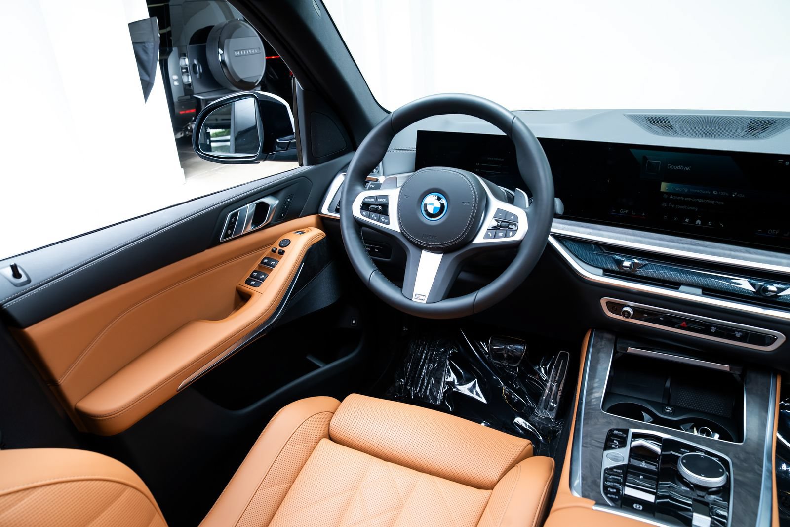 Used 2026 BMW X5 xDrive50e w/ M Sport Package AWD/4WD image 9