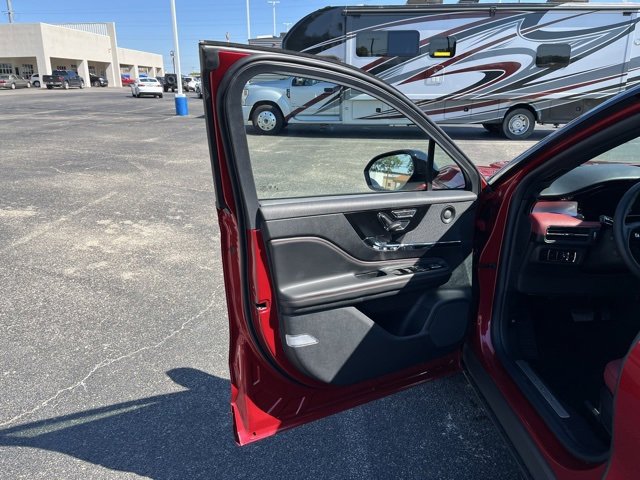 New 2025 Lincoln Corsair Reserve w/ Equipment Group 202A image 10