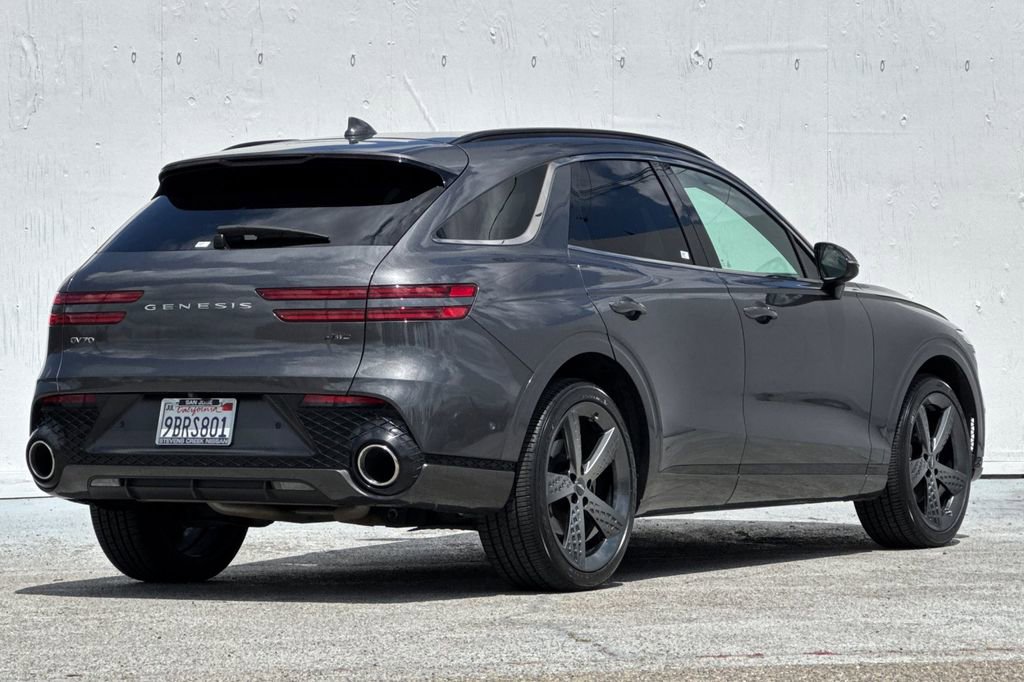 Used 2022 Genesis GV70 2.5T w/ Sport Prestige Package AWD/4WD image 3