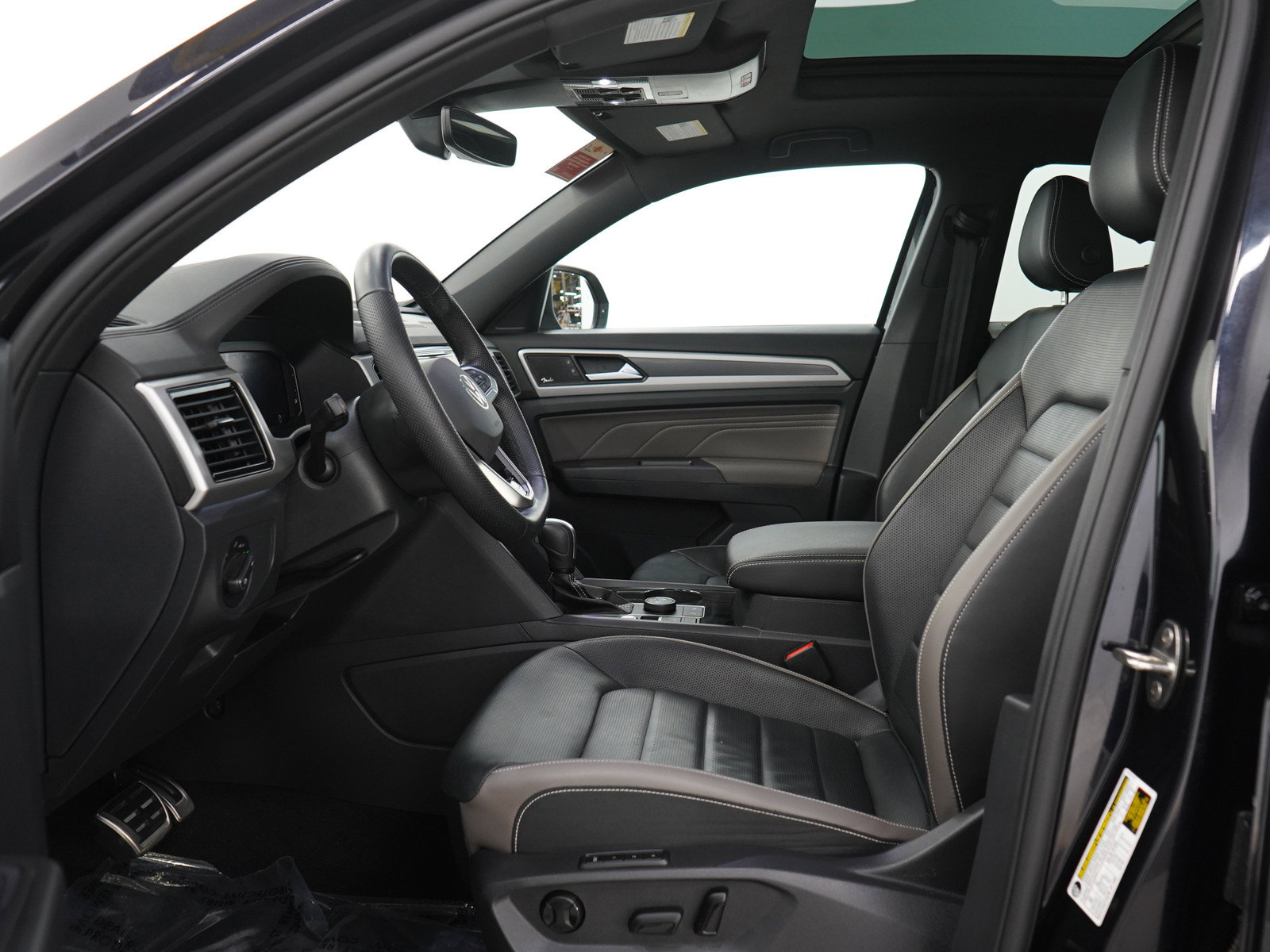 Used 2023 Volkswagen Atlas Cross Sport SEL Premium R-Line AWD/4WD image 24
