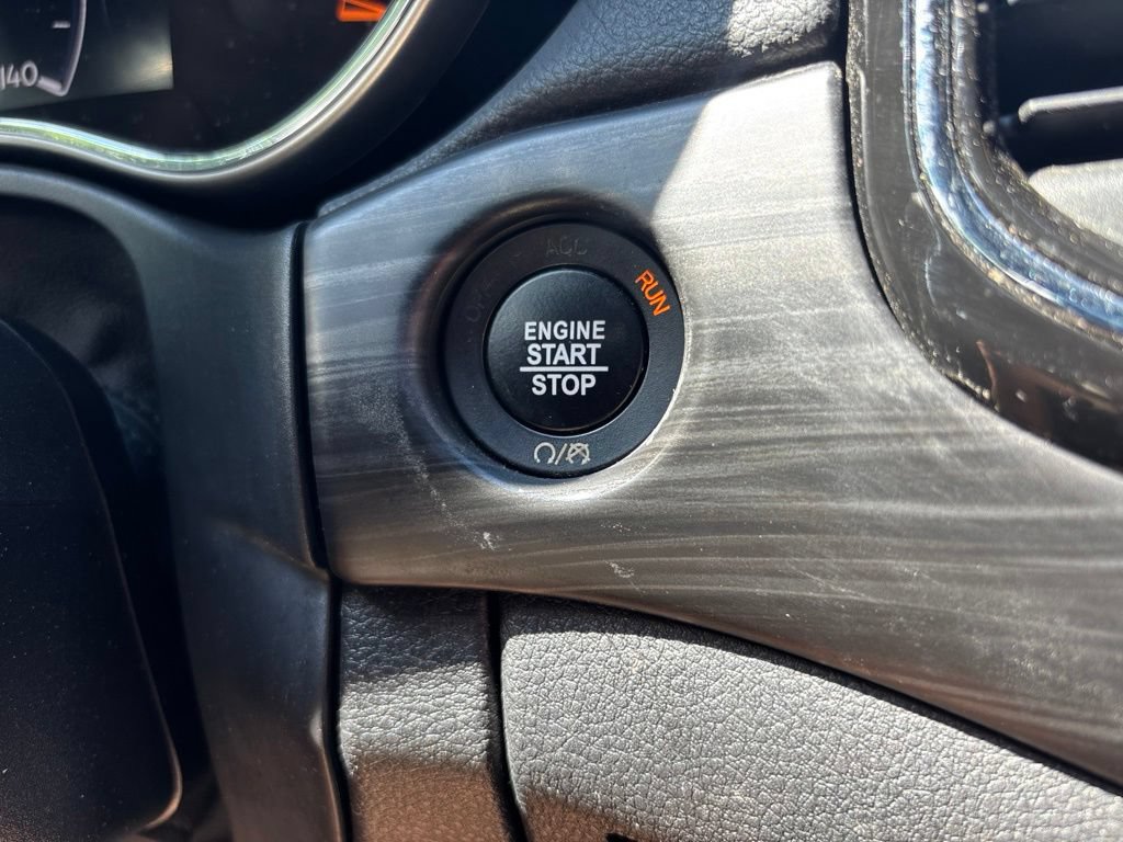 Used 2021 Jeep Grand Cherokee Laredo X AWD/4WD image 31