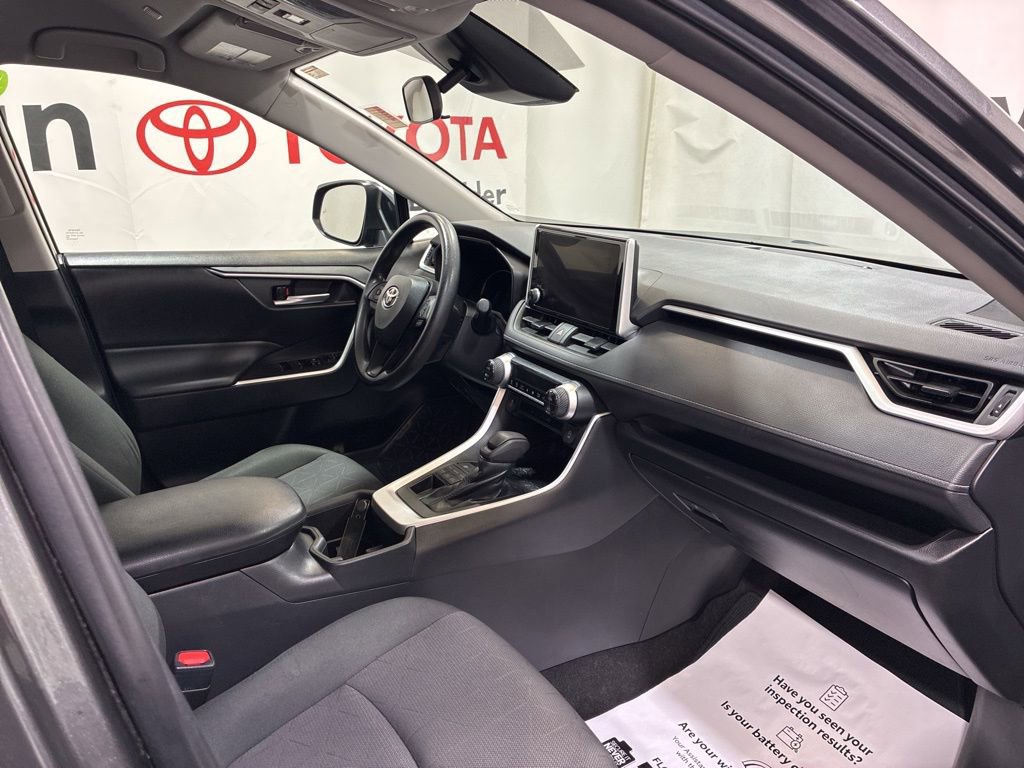 Used 2023 Toyota RAV4 XLE AWD/4WD image 12