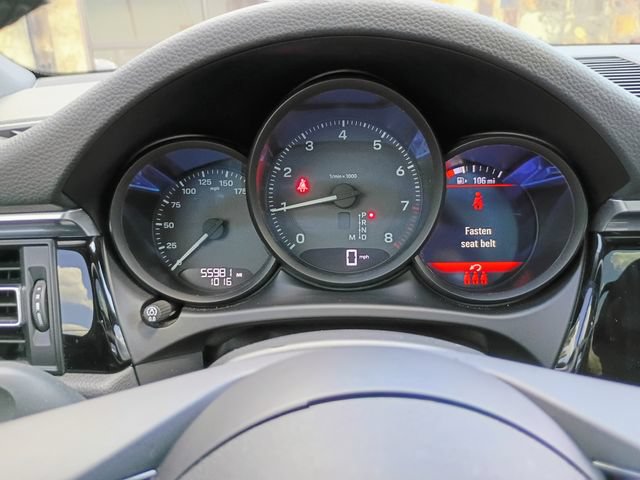 Used 2022 Porsche Macan AWD/4WD image 39