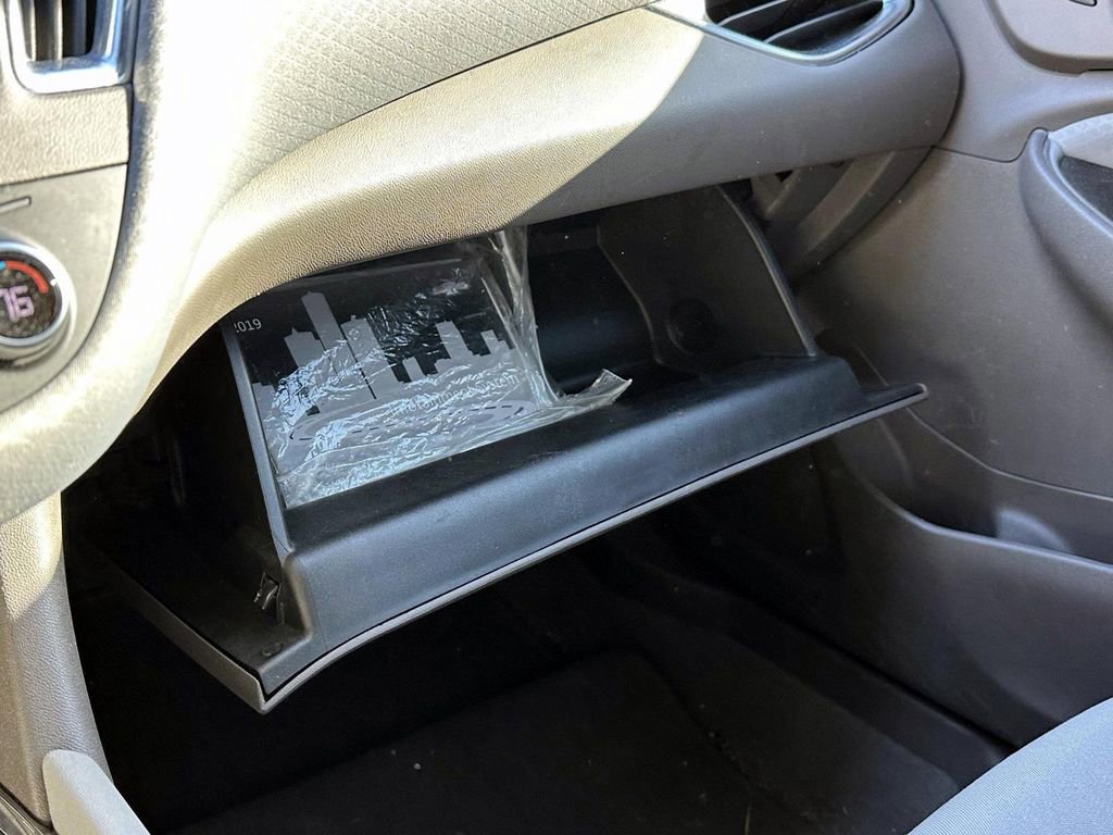 Used 2019 Chevrolet Malibu Hybrid image 30