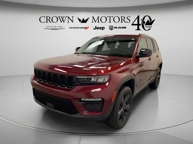 Used 2024 Jeep Grand Cherokee Limited w/ Black Appearance Package AWD/4WD image 3
