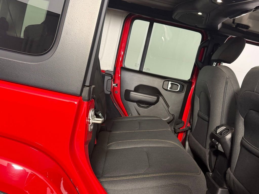 Used 2024 Jeep Wrangler Unlimited image 28