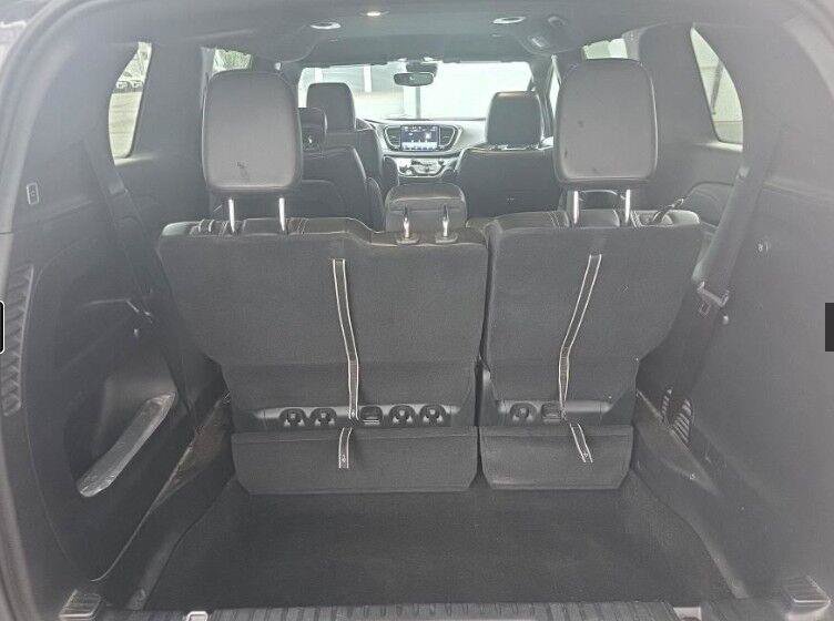 Used 2023 Chrysler Pacifica Touring-L w/ S Appearance Package AWD/4WD image 9